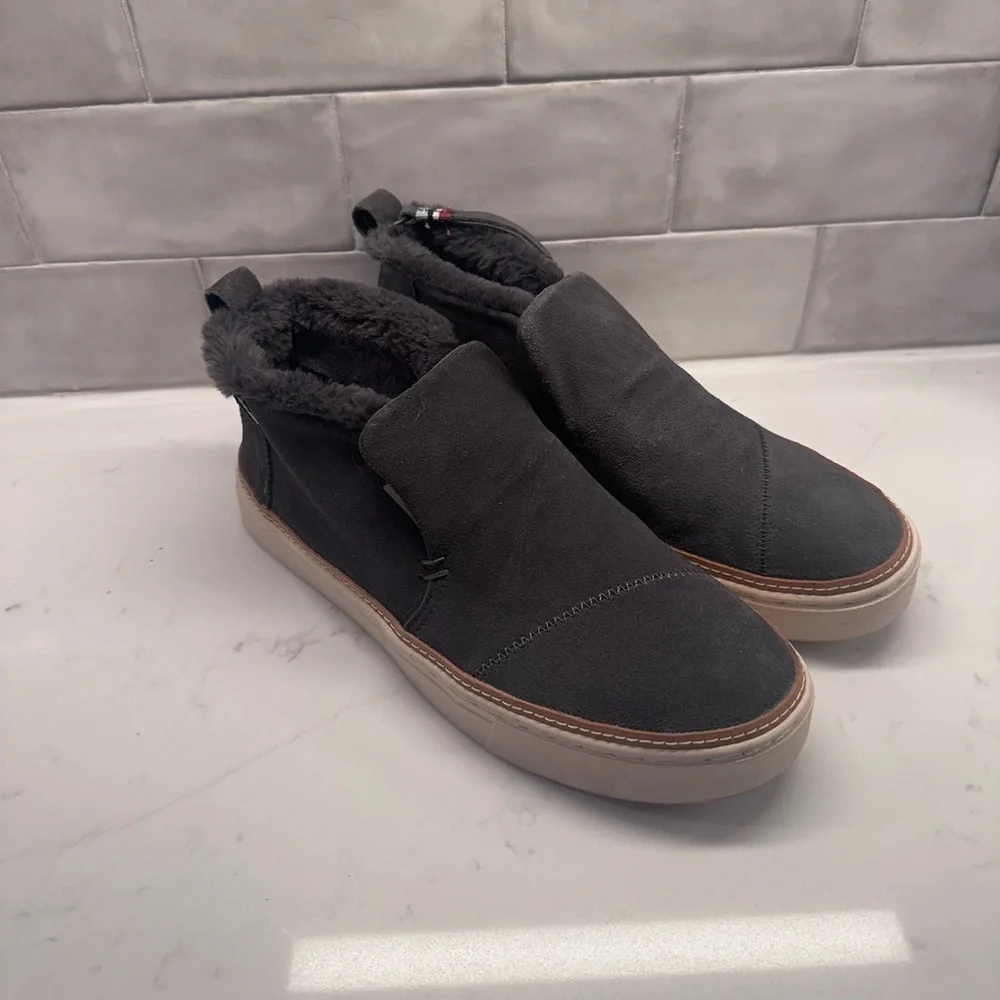 Toms Paxton Slip-On Suede Booties Water Resistant Gray Fur Lined Women’s Size 7